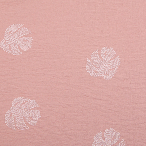 YVES <span class=keywords><strong>japonais</strong></span> feuille de bananier motif imprimé tissé rose uni teint extensible Cey crêpe froissé <span class=keywords><strong>tissu</strong></span> pour vêtement - Product Image 5