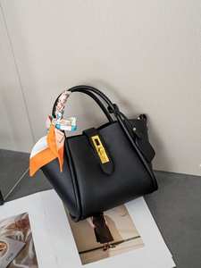 Sacs seau et sacs bandoulière en cuir véritable pour femmes, nouveau style <span class=keywords><strong>tendance</strong></span> 2026, fabrication sur mesure - Product Image 6