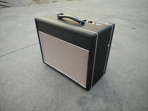 Amply <span class=keywords><strong>guitar</strong></span> điện đèn điện tử chất lượng cao Eminnence 15W, màu đen - Product Image 5