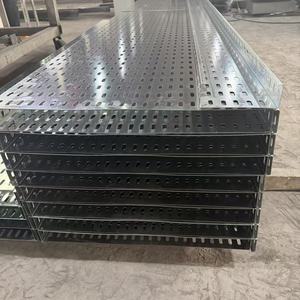 Cannelle de câblage ventilée et perforée, galvanisée à chaud, pour le support des câbles électriques - Product Image 5