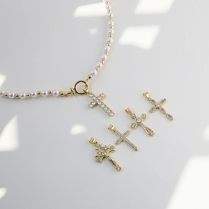 Collier <span class=keywords><strong>Crucifix</strong></span> en Laiton Tendance, Bijou Religieux pour Femme, Pendentif Croix de Jésus en Zircon Glacé Plaqué Or 18K, Cadeau Perlé - Product Image 1