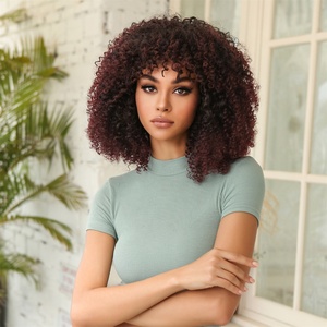 Perruque synthétique en gros d'usine, MOQ 1, avec frange, <span class=keywords><strong>cheveux</strong></span> ondulés Jerry, vague italienne, rouge rosé, en <span class=keywords><strong>laine</strong></span> douce, sans colle - Product Image 2