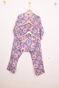 Nuevo conjunto de pijama floral con cuello redondo y estampado a mano para mujer, ropa de dormir, top de manga larga con botones, pantalones con cintura elástica, ropa de estar por casa - Product Image 6