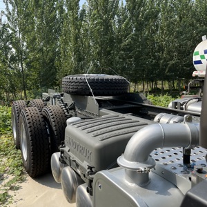 Camión Tractor HOWO NX 371HP 6x4 Usado, Diseño de Carrocería Ligera para Países con Restricciones de Peso - Product Image 2