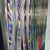 Bâton de hockey sur glace monobloc 100% fibre de carbone, point de flexion moyen-bas, lame à double pont en carbone, JR INT SR, courbes de flexion multiples, vente en gros