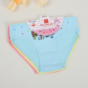 UOKIN Atacado de Fábrica Pacote com 12 Peças Calcinhas Infantis de Algodão Estampadas com Personagens para Meninas de 4 a 10 Anos e Adolescentes - Product Image 3