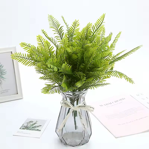 Ramo di foglie di felce persiana finta verde, foglie di felce finte realistiche a lunga durata per decorazioni murali e arredamento domestico - Product Image 2