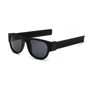 Logo personalizzato Tonalità Pieghevole Pieghevole di Modo di Schiaffo Del Braccialetto <span class=keywords><strong>Occhiali</strong></span> <span class=keywords><strong>Da</strong></span> <span class=keywords><strong>Sole</strong></span> Wristband di Schiaffo su <span class=keywords><strong>Occhiali</strong></span> <span class=keywords><strong>Da</strong></span> <span class=keywords><strong>Sole</strong></span> - Product Image 2