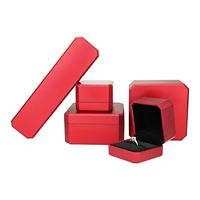 Gâteau en plastique velours carton expédition Bracelet emballage Long acrylique Bracelet collier rempli boîte à bijoux pour bijoux
