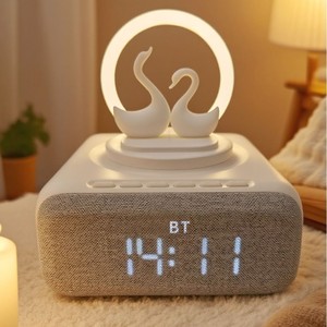 Luz nocturna de cisne creativa multifuncional para altavoz estéreo Bluetooth RGB nuevo inalámbrico para tecnología Bluetooth para teléfono móvil - Product Image 1