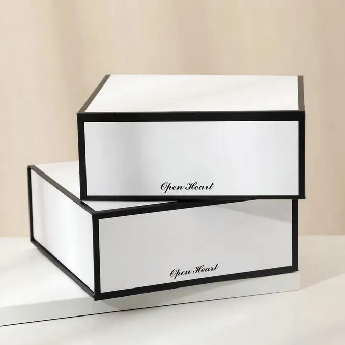 Aangepaste Geschenkdozen Vouwdoos Wit Zwart Print Logo Verjaardagsgeschenk Wijn Parfum Kartonnen Opvouwbare Geschenkdozen