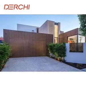 Puerta <span class=keywords><strong>de</strong></span> Garaje Moderna <span class=keywords><strong>de</strong></span> Aluminio Negro con Rejilla Oculta Automática <span class=keywords><strong>de</strong></span> 16x7 para Villa en Australia, con Rejillas y Puertas Peatonales - Product Image 3