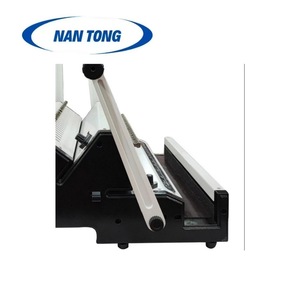 เครื่องเข้าเล่มแนนโถว 40 จุด แบบไฟฟ้า สำหรับกระดาษ A4 F4 เครื่องเจาะกระดาษและเข้าเล่มแบบหวีเหล็ก - Product Image 4
