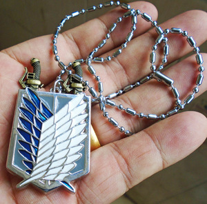 Colgante <span class=keywords><strong>de</strong></span> aleación <span class=keywords><strong>de</strong></span> 4.5cm con <span class=keywords><strong>alas</strong></span> <span class=keywords><strong>de</strong></span> la libertad Jiyuu <span class=keywords><strong>No</strong></span> Tsubasa, llavero y collar para fans <span class=keywords><strong>de</strong></span> Attack On Titan <span class=keywords><strong>Shingeki</strong></span> <span class=keywords><strong>No</strong></span> <span class=keywords><strong>Kyojin</strong></span> como regalo - Product Image 2
