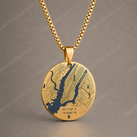 Collier pendentif carte personnalisée avec coordonnées de ville, bijou souvenir de voyage pour couple, design de localisation personnalisé
