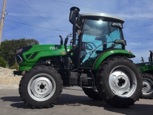 טרקטור טאובל 704 70 כוחות סוס מתוצרת סין, מותג מוביל, תקן יורו 5, עם כף קדמית לעבודות חקלאות ובנייה - Product Image 3