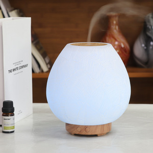 Diffuseur d'arômes Kbaybo 180ml avec lumière LED USB, humidificateur pour la maison et le bureau - Product Image 1