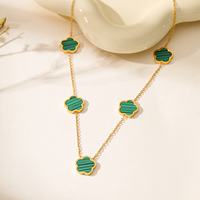 Collar de Cadena con Dijes de Cinco Flores y Trébol de Cuatro Hojas, Chapado en Oro de 18K, de Acero Inoxidable, Moderno y Elegante para Mujer