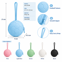 Pochette de rangement portable en silicone à motif football pour sucettes, organiseur d'accessoires pour bébé, étui pour pièces de monnaie, clés et écouteurs, personnalisable OEM ODM