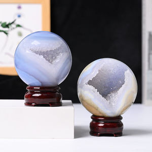 Esfera de Ágata Azul Natural, Pulida a la Perfección, en Forma de Bola Redonda con Variación de Color Azul Suave y Blanco - Product Image 1