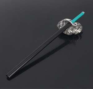 <span class=keywords><strong>One</strong></span> <span class=keywords><strong>Piece</strong></span> Anime <span class=keywords><strong>Charlotte</strong></span> Aardman famosa espada Pez Blanco samurái espada Metal Props llavero fantasma asesino espada juguete - Product Image 4