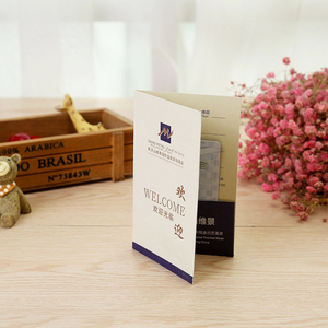 Porte-cartes de <span class=keywords><strong>chambre</strong></span> <span class=keywords><strong>d</strong></span>'hôtel personnalisable en relief pour invités VIP, auberges, maisons <span class=keywords><strong>d</strong></span>'<span class=keywords><strong>hôtes</strong></span> et clubs - Sac en carton durable - Product Image 3