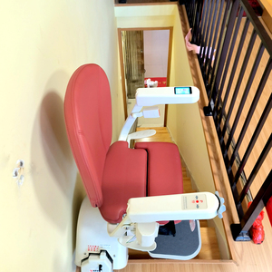 Bon <span class=keywords><strong>prix</strong></span> <span class=keywords><strong>Fauteuil</strong></span> élévateur stable pliable et droit <span class=keywords><strong>pour</strong></span> <span class=keywords><strong>escalier</strong></span> <span class=keywords><strong>Fauteuil</strong></span> <span class=keywords><strong>roulant</strong></span> élévateur à télécommande sans fil personnalisé - Product Image 3