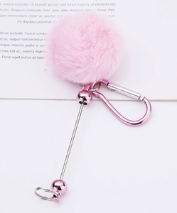 Porte-clés en peluche à boule de fourrure écologique, nouveau style, directement de l'usine, avec perles, cadeaux pour enfants, promotion étudiante - Product Image 3