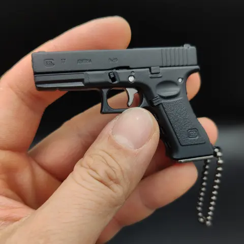 Chaveiro semibrilha modelo Glock G17, pingente de liga leve para presente, brindes para adultos e crianças, brinquedo de 1x3