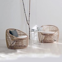 Canapé d'extérieur en rotin, chaise et table basse combinés, design moderne et simple, origine Chine, rotin tissé à la main, mobilier de balcon intérieur