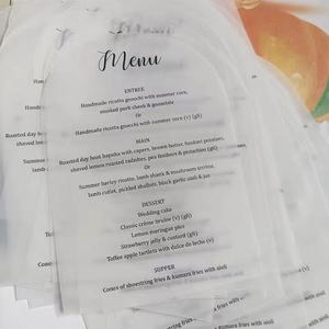 Biglietti di Invito di Lusso Personalizzati in Carta Vellum Bianca Traslucida 185gsm, <span class=keywords><strong>Stampa</strong></span> a Caldo, <span class=keywords><strong>Tipografia</strong></span> Raffinata, Etichetta Pendente - Product Image 2