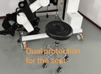 Exosquelette robotisé personnalisable pour les membres inférieurs, destiné aux patients hémiplégiques et paraplégiques, disponible en tailles enfant et adulte