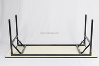 Table de banquet pliante moderne extra-longue de 50 pieds |   Cadre en métal robuste et plateau en contreplaqué pour usage domestique, hôtelier et commercial
