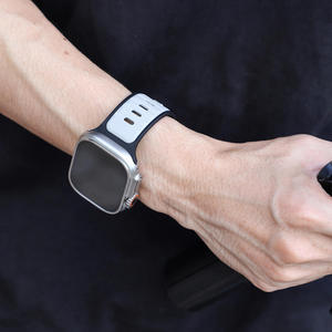 Bracelet de montre en silicone respirant bicolore Norman pour Apple Watch S1-9, charme sportif haut de gamme pour IWatch Smartwatch, matériau en caoutchouc - Product Image 3