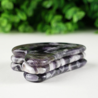 Outil de massage facial Gua Sha en améthyste chevron sculptée de haute qualité TGS GEMS, pierre naturelle pour le modelage du visage