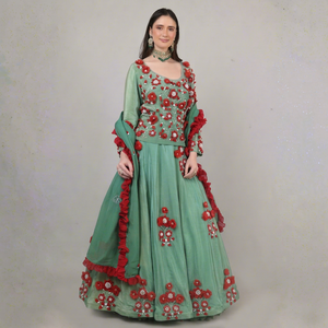 Lehenga Choli de créateur pour femme avec perles rouges, motifs découpés et travail de perles – Tenue tendance pour les célébrations - Product Image 1