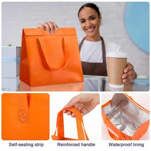 กระเป๋าเก็บความเย็นแบบพิมพ์ลายได้ตามสั่ง หรูหรา เป็นมิตรกับสิ่งแวดล้อม พร้อมฉนวนกันความร้อน สำหรับส่งอาหาร  ทำจากผ้าไม่ถักทอ พร้อมโลโก้ของคุณ - Product Image 4