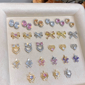 เครื่องประดับเล็บวันวาเลนไทน์สีชมพู ปี 2025 หรูหรา รูปหัวใจ ริบบิ้น เพชรซิร์คอน สำหรับตกแต่งเล็บ 3 มิติ สำหรับร้านเสริมสวย - Product Image 3