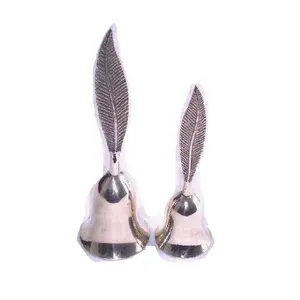 Mango de latón de venta caliente en campana en forma de pluma en pulido de espejo también disponible en decoración de campanas de templo de Navidad chapada en plata - Product Image 1
