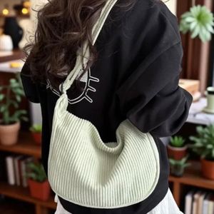 Sac bandoulière vintage en velours côtelé de couleur unie pour femme avec fermeture éclair étanche et motif lettre, idéal pour le quotidien et les voyages - Product Image 6