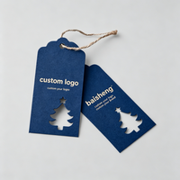 Étiquettes suspendues découpées sur mesure en gros pour Noël, en papier mat spécial, avec corde en jute pour vêtements de fêtes