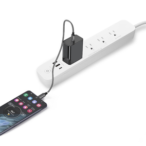 Adaptador de enchufe de EE. UU. de extensión blanca con puertos USB - Product Image 1