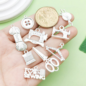 จี้รูปเครื่องจักรเย็บผ้า ทำจากโลหะผสมสังกะสี สำหรับงาน DIY เครื่องประดับ ของขวัญสำหรับทุกเพศทุกวัย เหมาะสำหรับงานสร้างสรรค์ - Product Image 2