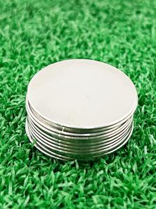 Marcadores de Pelota de Golf Magnéticos de Acero Inoxidable de 25 mm con Borde Dorado de 30 mm, Personalizables con Logotipo para Sublimación y Grabado Láser - Product Image 5