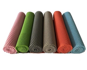Cuscinetto antiscivolo in rete di plastica PVC rivestito in pvc OEM di fabbrica per tappeti tappetino antiscivolo per tappeti spessi - Product Image 4