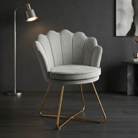Chaise d'appoint de salon en métal doré rembourrée en tissu de velours en forme de coquille avec fonction de refroidissement