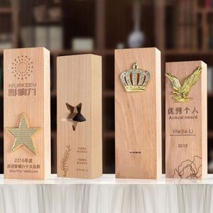 Trophée en bois de cristal personnalisé en gros, trophée gravé au laser en hêtre en bois massif sculpté en profondeur, trophée de récompense en cristal - Product Image 6