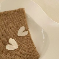 Boucles d'oreilles géométriques coréennes, style vintage français, couleur blanche, grand cœur, boucles d'oreilles à clous de luxe pour femmes et filles