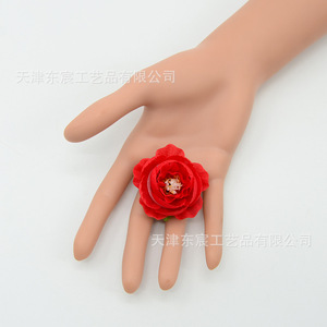 ดอกกุหลาบไหมสไตล์ยุโรปขนาดเล็ก 4 ซม. ของ Dongchen Crafts วัสดุสำหรับงาน DIY ตกแต่งผมและกล่องดอกไม้ - Product Image 2
