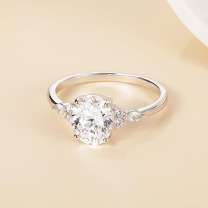 Anillo de compromiso SGARIT personalizado de oro blanco de 14K con certificado IGI, diamante cultivado en laboratorio de 2 quilates, estilo clásico con 6 piedras laterales VVS D para mujer - Product Image 4